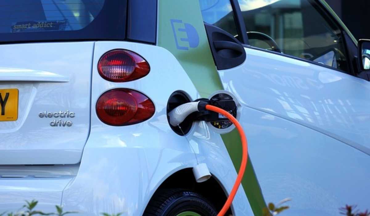 This One Reason Why Electric Cars Could Be More Expensive Than Petrol Cars